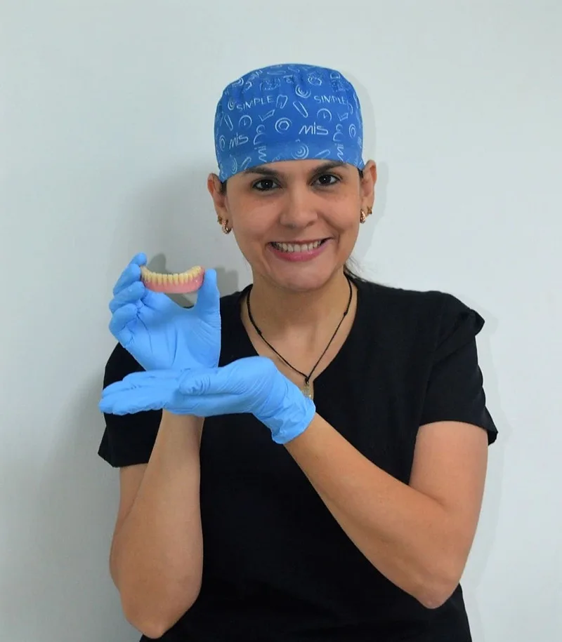 Equipo odontológico profesional en Quito
